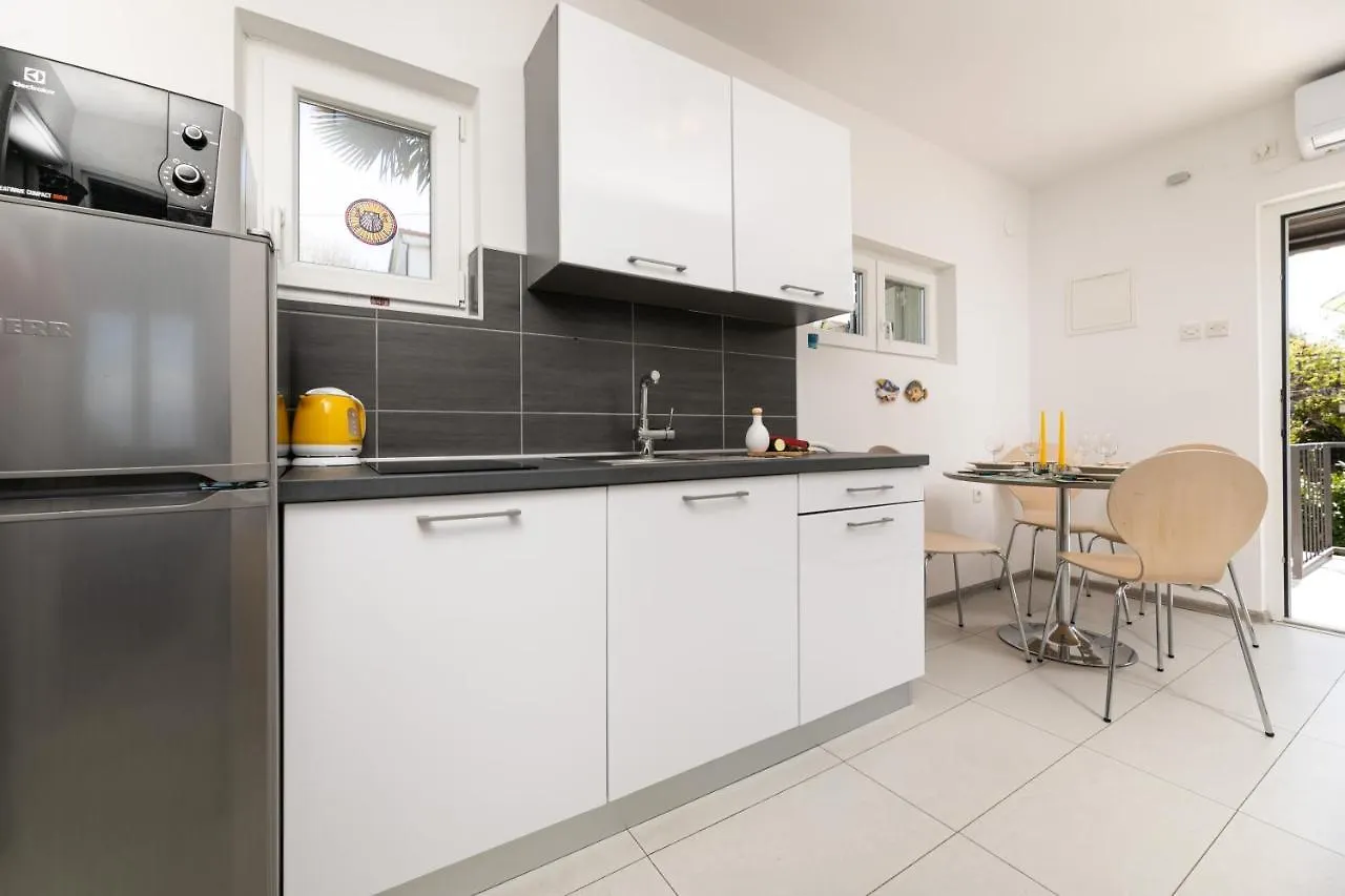 Olive Garden & Sunset View Apartment Njivice 0*,  Croatia