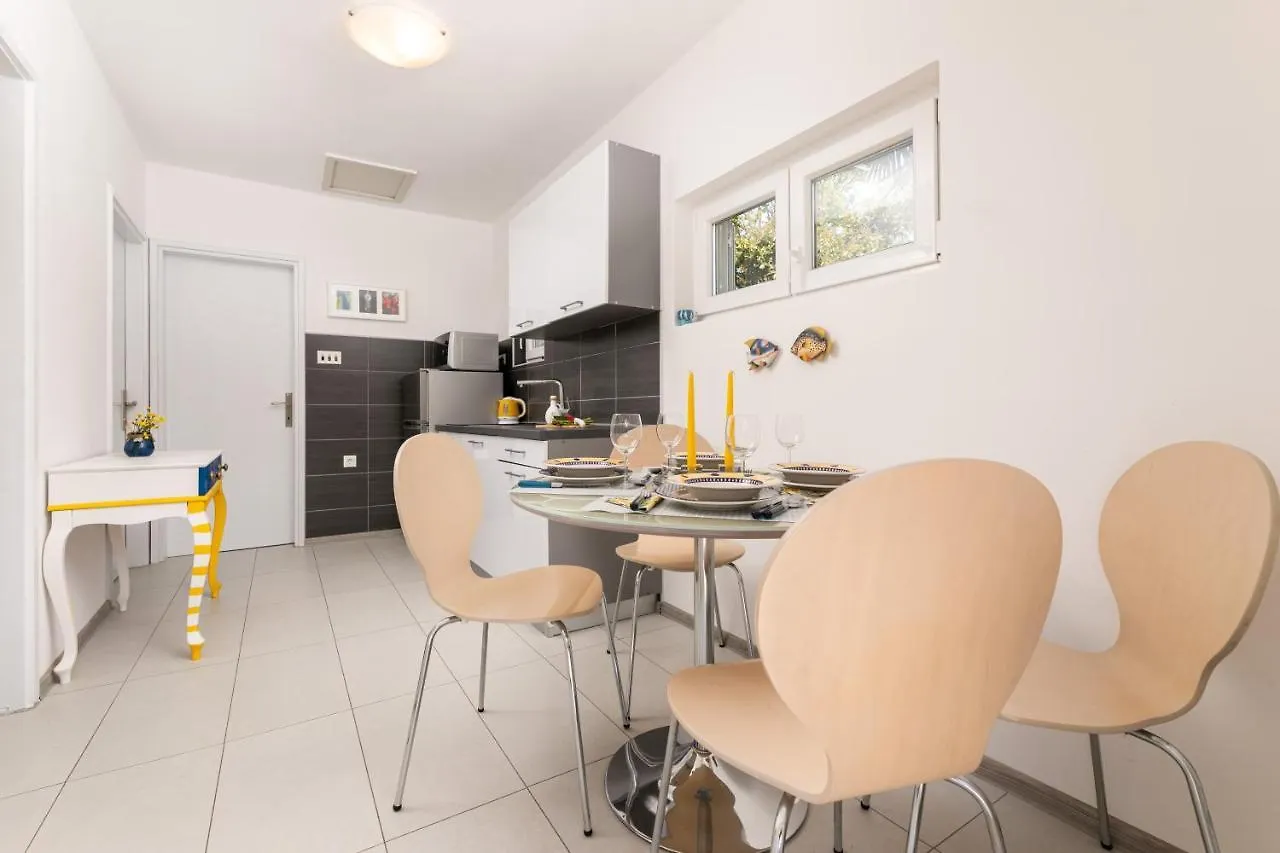 Olive Garden & Sunset View Apartment Njivice