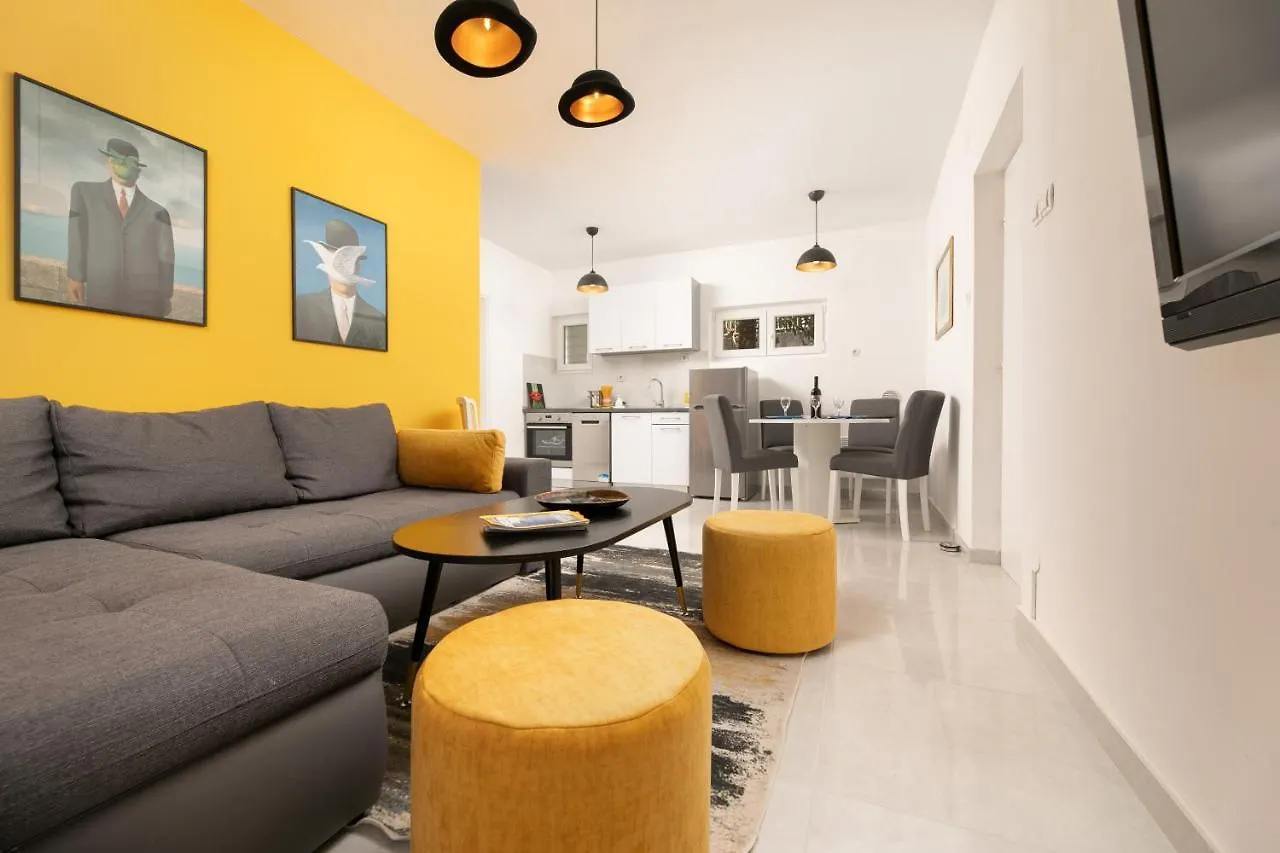 Olive Garden & Sunset View Apartment Njivice Croatia