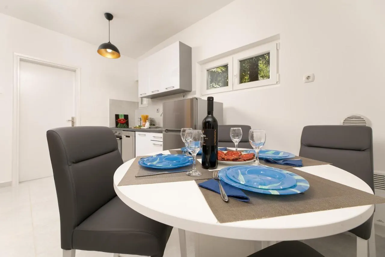 Olive Garden & Sunset View Apartment Njivice