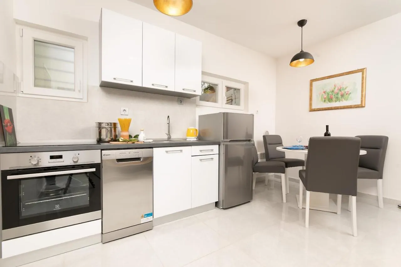 Olive Garden & Sunset View Apartment Njivice Croatia