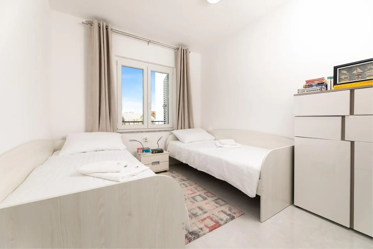 Olive Garden & Sunset View Apartment Njivice