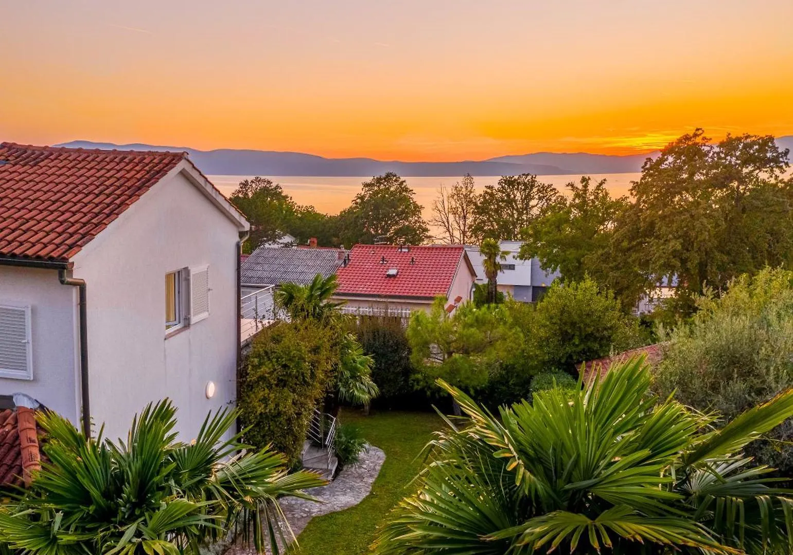 Olive Garden & Sunset View Apartment Njivice